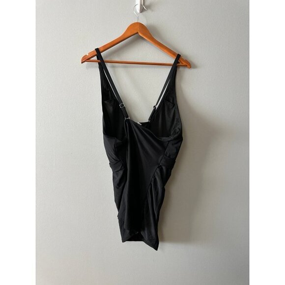 NEW Womens Size 24w Yonique Black Tankini Swim Top - Picture 2 of 7
